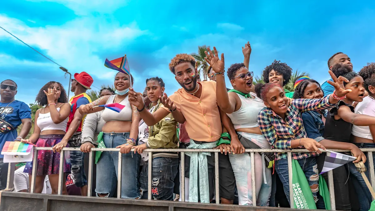pride-goers-santo-domingo-pride-parade-walber-de-la-cruz