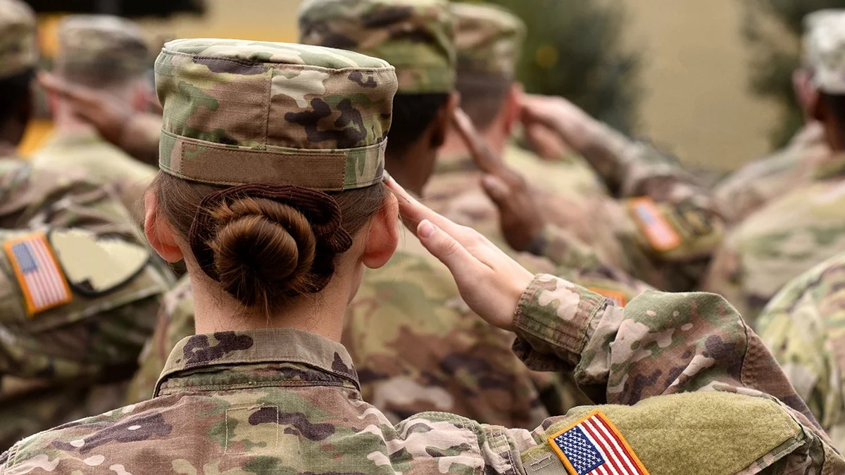 us-army-diverse-group-of-american-soldiers-salute