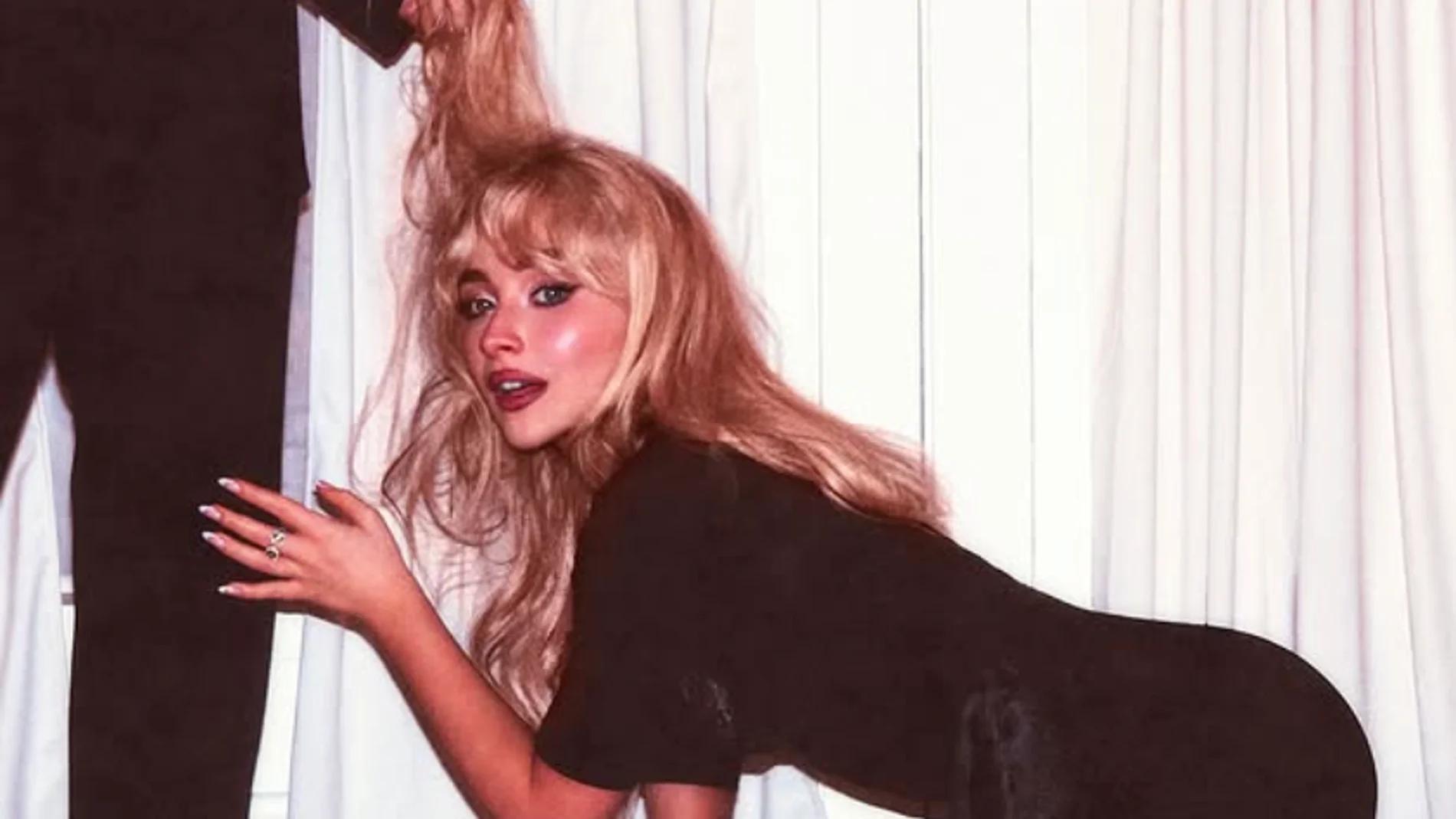 sabrina-carpenter-anuncia-mans-best-friend-nuevo-album-estreno-verano_98