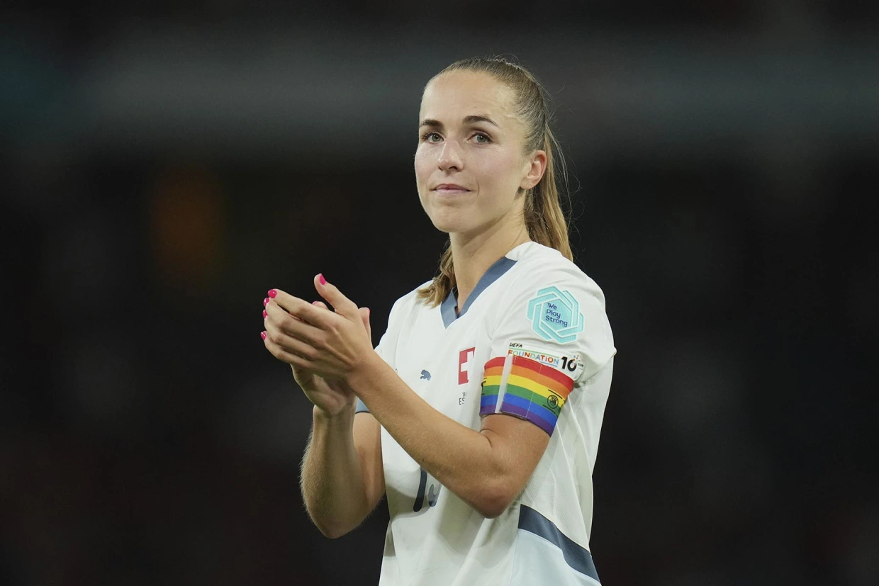 250721-soccer-rainbow-armbands-switzerland-mn-0940-a273ec