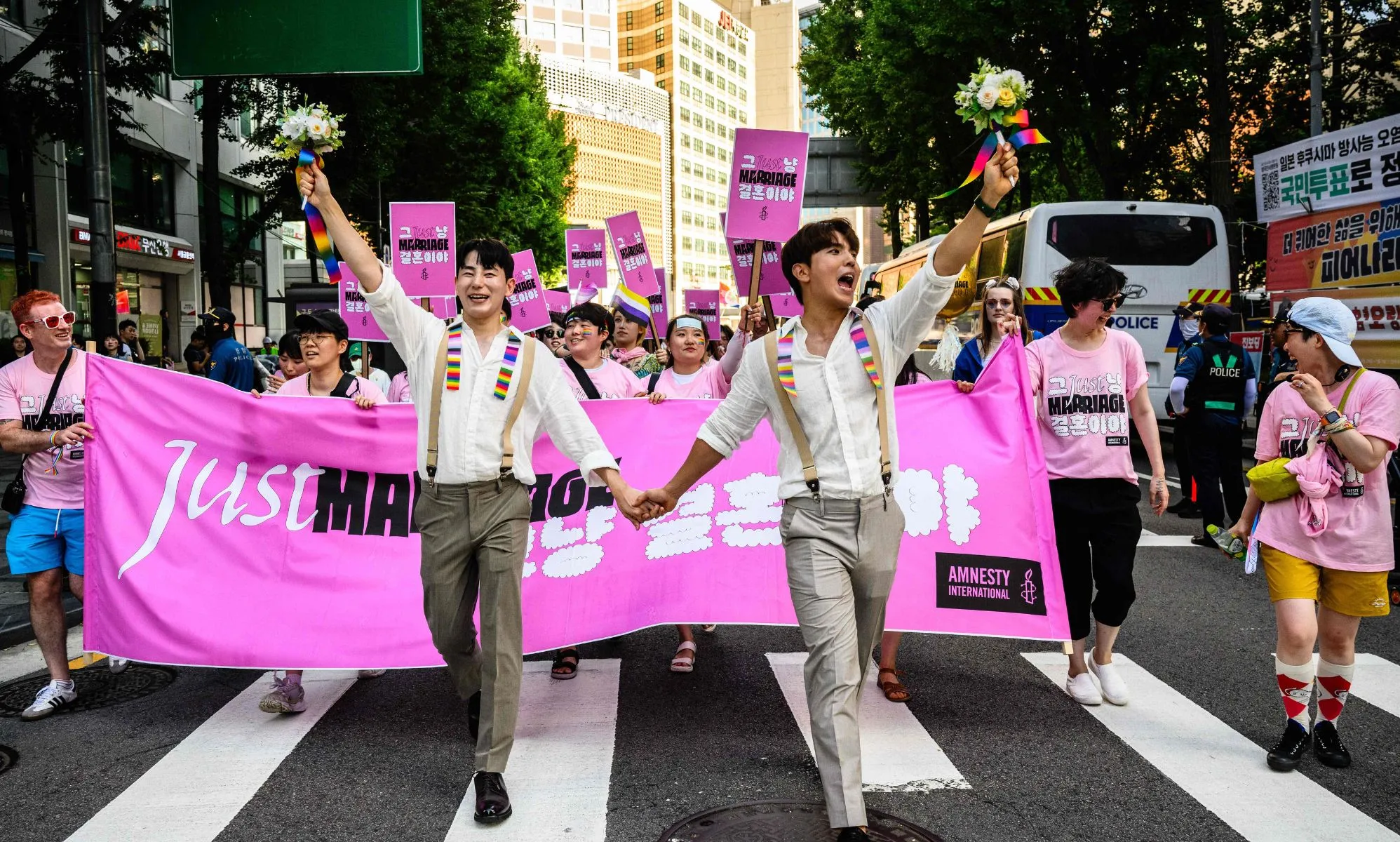 South-Korea-same-sex-couple