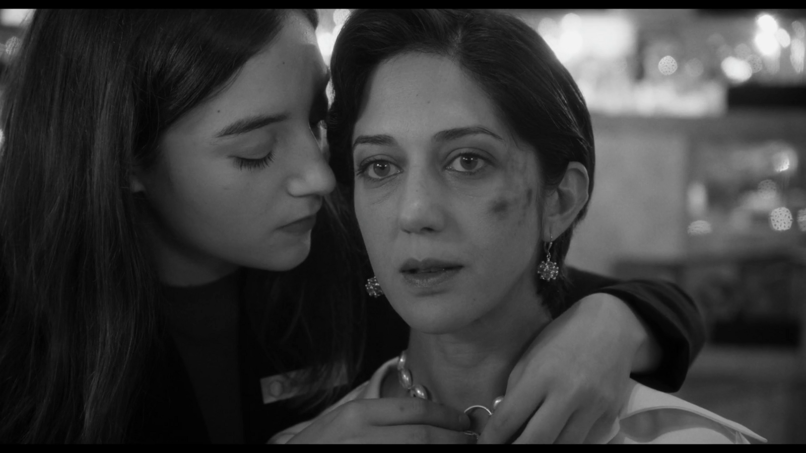 Deux Personnes echangeant de la Salive 2