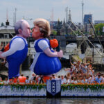Un inflable de Trump y Putin besándose marca el WorldPride 2026 Ámsterdam AP26213521599002