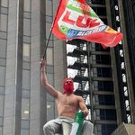 El “gostoso da Paulista”: cuando la revolución también despierta pasiones images